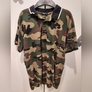 ⚫️ Forever 21 Mens short-sleeved camouflage shirt w/ black & white collar size S